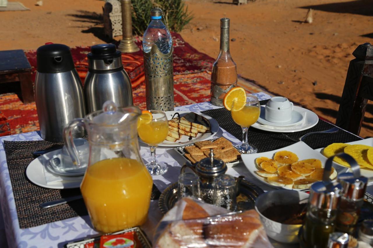 Merzouga Traditional Tents With Heating Hotel Bagian luar foto